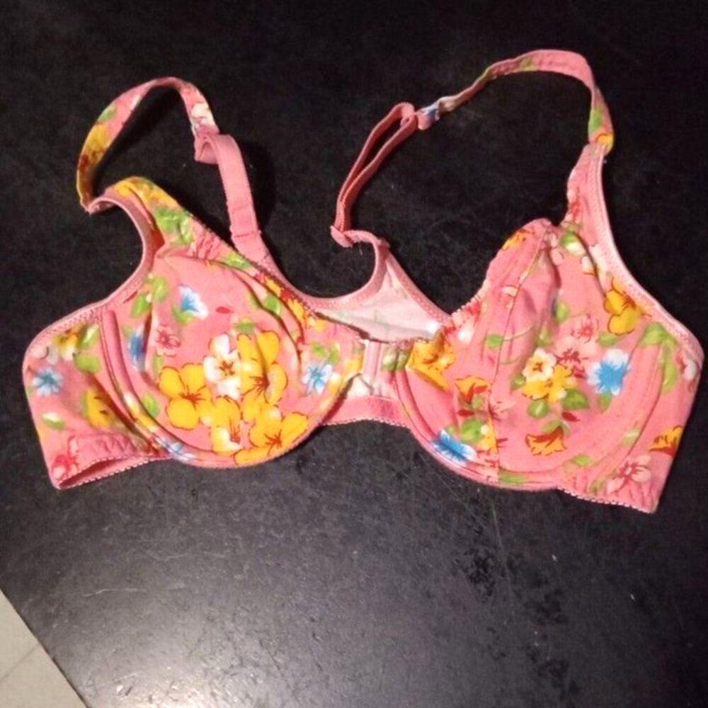 women's underwire bra 34A Victoria's Secret Vintage Razorback Ashley Coral Pink